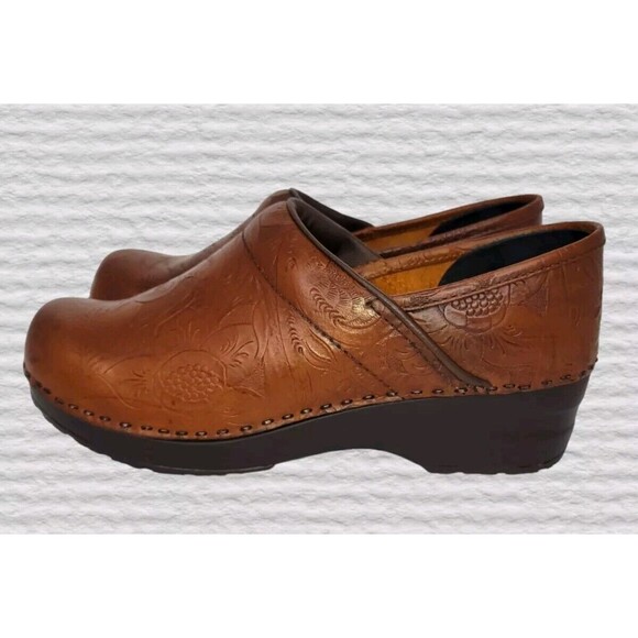 L.L. Bean Brown Embossed Leather Clogs - Picture 4 of 10